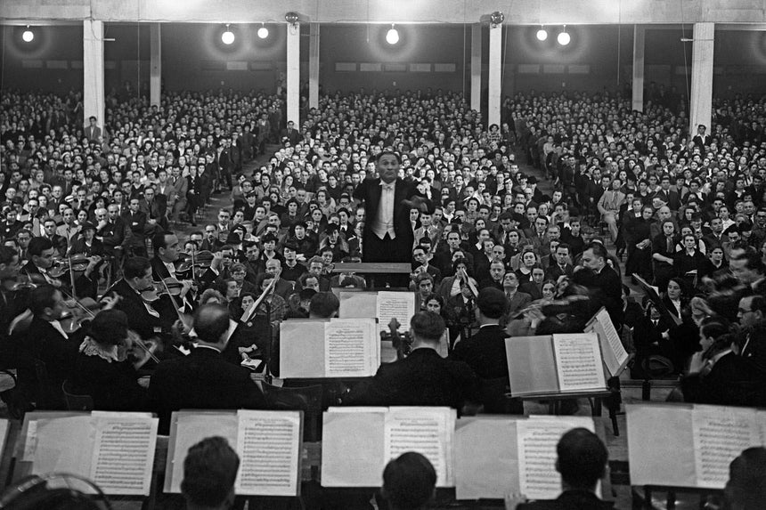 Michael Taube Conducting the Israeli Philharmonic Orchestra